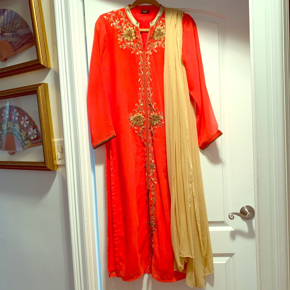 Esika Truly Ethnic size L